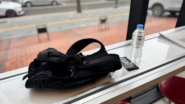 가방의 실루엣, 작고 가볍다 / 이미지 출처: 필자 촬영