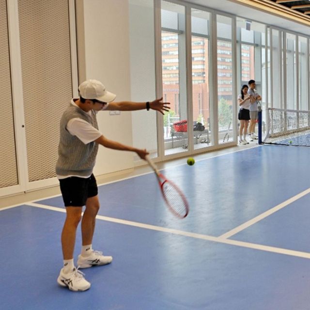 테니스는 실내외 구분 없이 장소 제약 없이 즐길 수 있는 스포츠다 / 이미지 출처: 롯데 공식 블로그