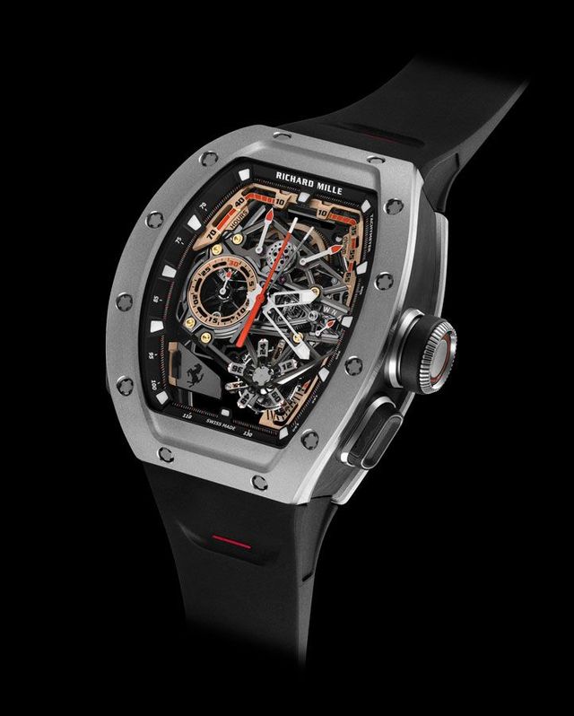 카본 TPT 버전과 함께 75개 한정으로 선보이는 마이크로 블라스트 티타늄 버전 / 이미지 출처 : 리차드 밀