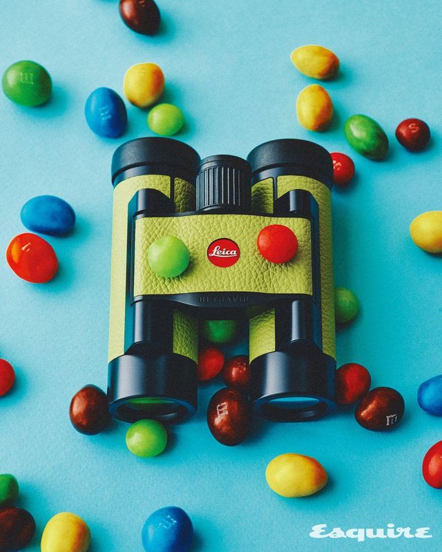 최단 1.8m 근접 초점 거리를 제공하는 애플 그린 라이카 울트라비드 콤팩트 컬러라인 8x20 쌍안경 199만원 라이카.