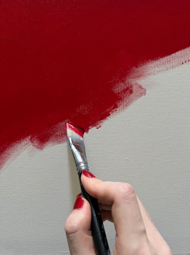 이화수 작가의 작업하는 손 / 이미지 출처: 필자 촬영