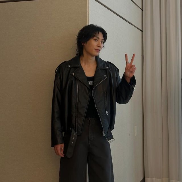 장발 머리한 이기택 셀카./ 이미지 출처: @leekiitaek 인스타그램