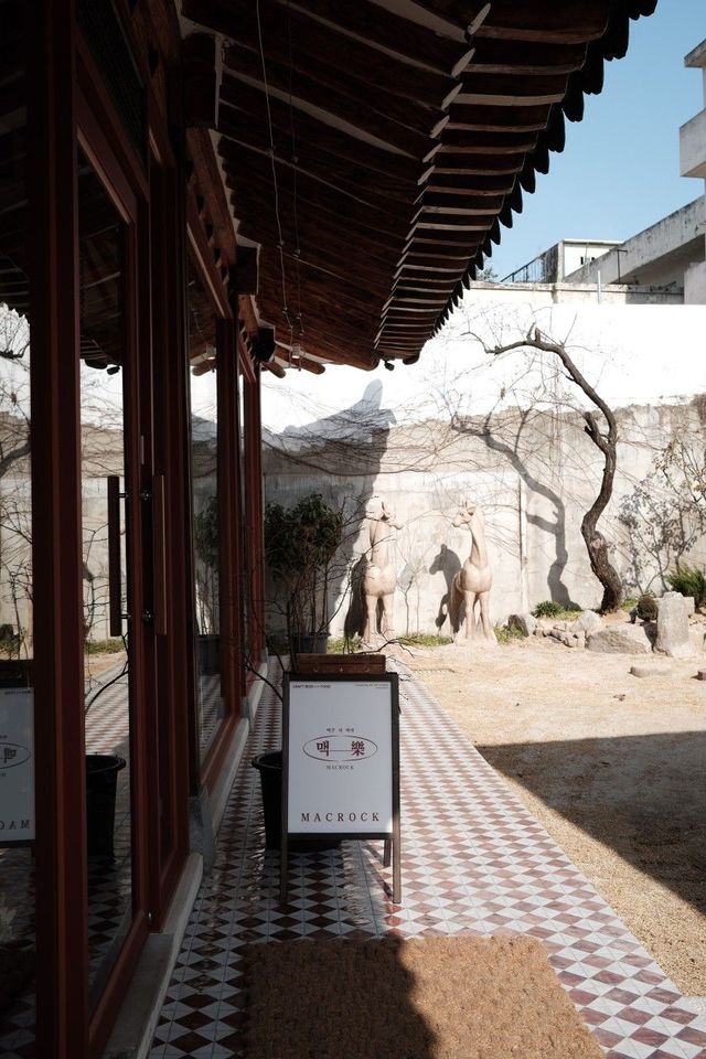 100년 된 한옥을 개조한 전주의 브루어리 펍 맥락. / 이미지출처: 네이버 지도 업체 제공 이미지