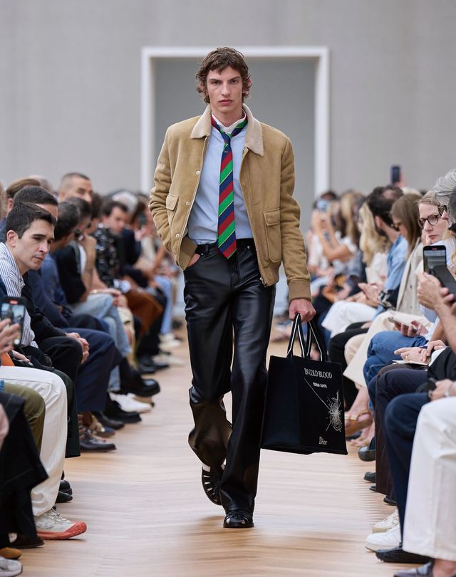 조나단 앤더슨의 디올 첫 남성복 컬렉션.