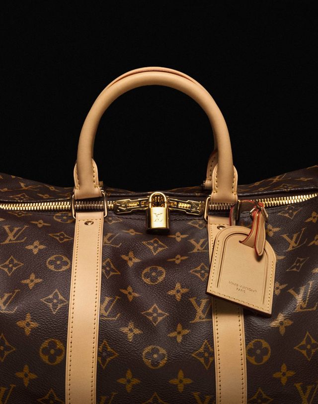 넉넉한 수납력과 유연한 실루엣을 가진 키폴 백.