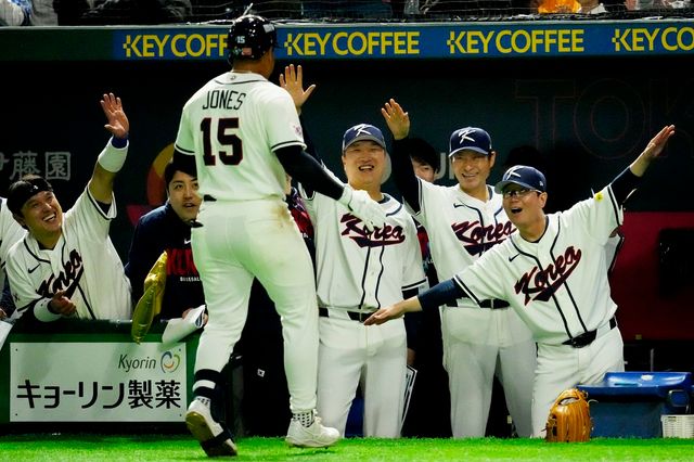 기존 한국 대표팀 선수들과 함께 필드를 뛰어보는 것은 이번이 처음이지만, 다른 선수들의 환대로 잘 녹아들 수 있었다. / 출처: 게티이미지스