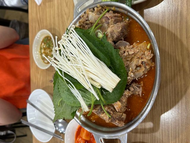 소문난성수감자탕의 감자탕/ 이미지 출처: 네이버 블로그 @ybheo0602 