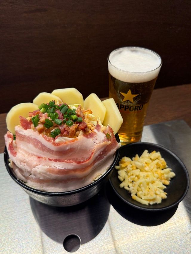 ‘감베치(감자베이컨치즈) 몬자야키’는 감자그라탕과 비슷한듯 다른 매력을 지녔다. / 출처: 몬키삐루 네이버지도 업체 등록