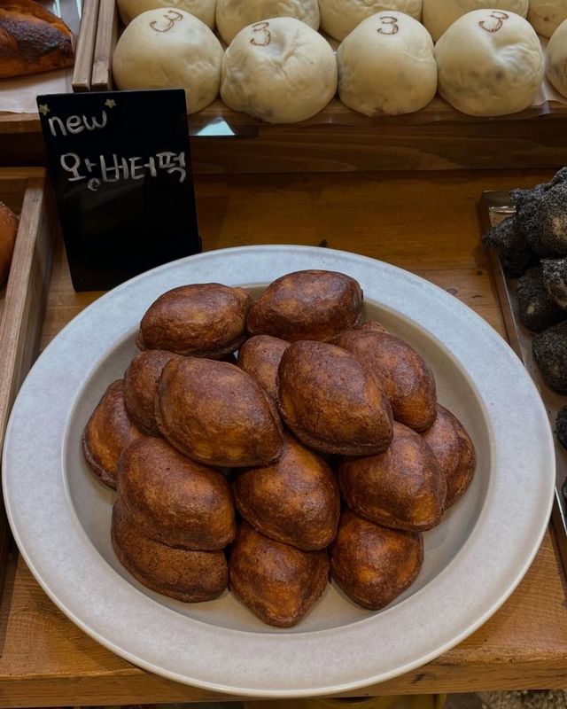 왕버터떡을 판매하는 하츠베이커리/ 이미지 출처: 인스타그램 @cafe_hazbakery