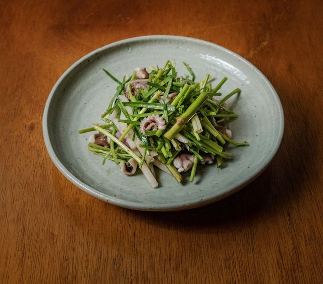 ‘낙지미나리 샐러드’은 향긋함으로 입맛을 돋구어준다. / 출처: 가가바 네이버지도 업체 제공