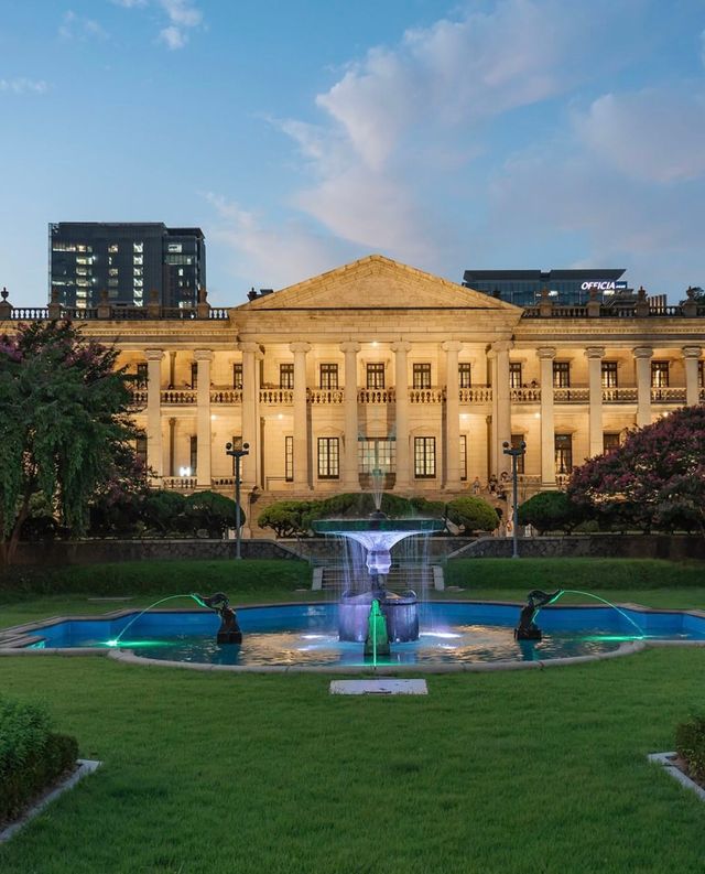 석조전은 고종이 침전 겸 편전으로 사용하기 위해 지은 서양식 석조건물이다. / 출처: 국가유산진흥원 공식 인스타그램(@k.heritage.agency)