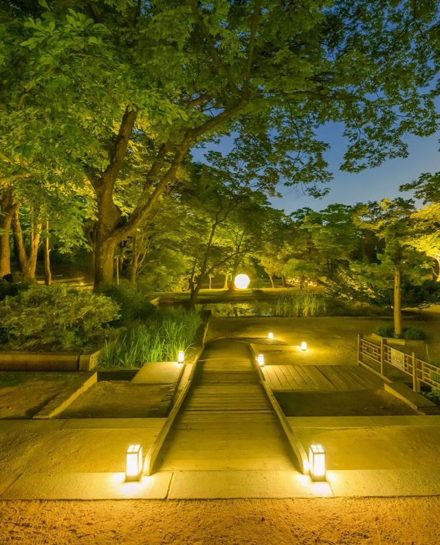 펑소에 개방하지 않는 후원의 숲길도 걸어볼 수 있다. / 출처: 국가유산진흥원 공식 인스타그램(@k.heritage.agency)