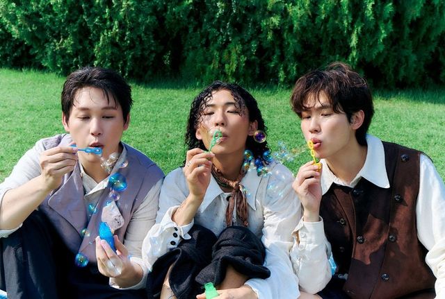 4월 26일 어썸뮤직페스티벌에서 공연하는 오월오일 / 이미지 출처: 인스타그램 @owalloil_official