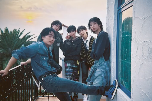 4월 25일 어썸뮤직페스티벌에서 공연하는 하이파이유니콘 / 이미지 출처: 인스타그램 @HFU_official