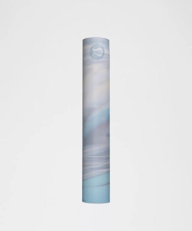 룰루레몬의 5MM 천연 고무 매트 / 이미지 출처: 룰루레몬