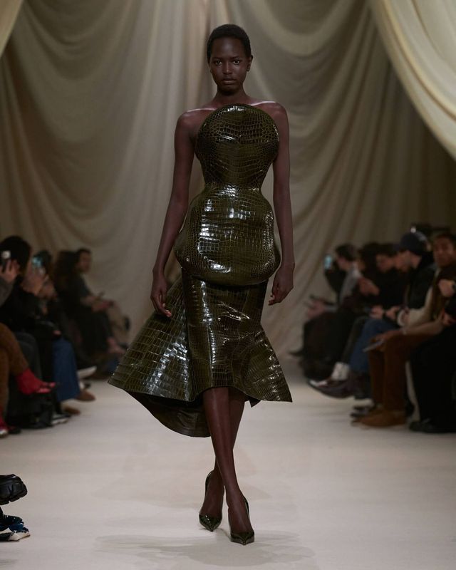 아시 스튜디오 2026 S/S 꾸뛰르 컬렉션 / 이미지 출처: ashistudio 홈페이지