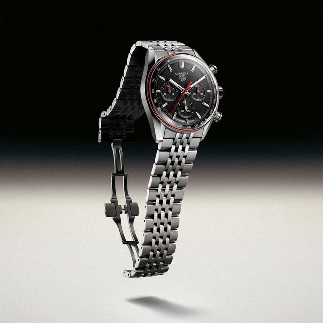 시크하고 정돈된 인상을 주는 블랙 앤 실버 다이얼 버전 / 이미지 출처 : 태그호이어 