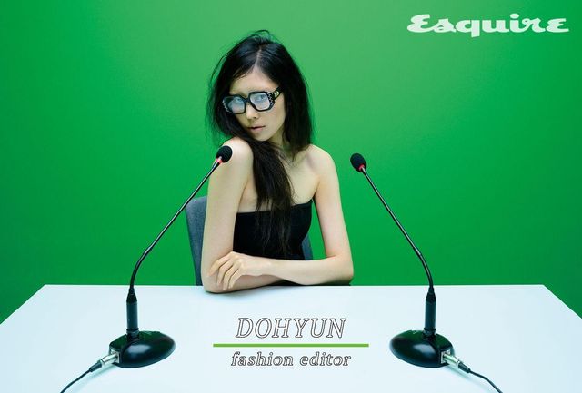 코리스코 드레스 가격 미정 더 로우. 안경 55만원 발렌티노 by 케어링 아이웨어. 