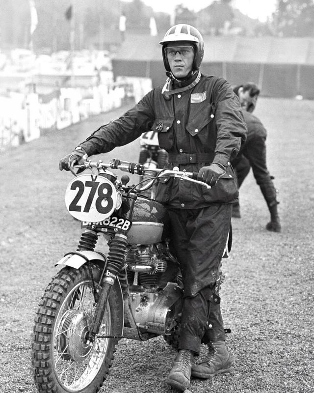 스티브 맥퀸이 신은 레드윙 부츠 / 이미지 출처: 레드윙