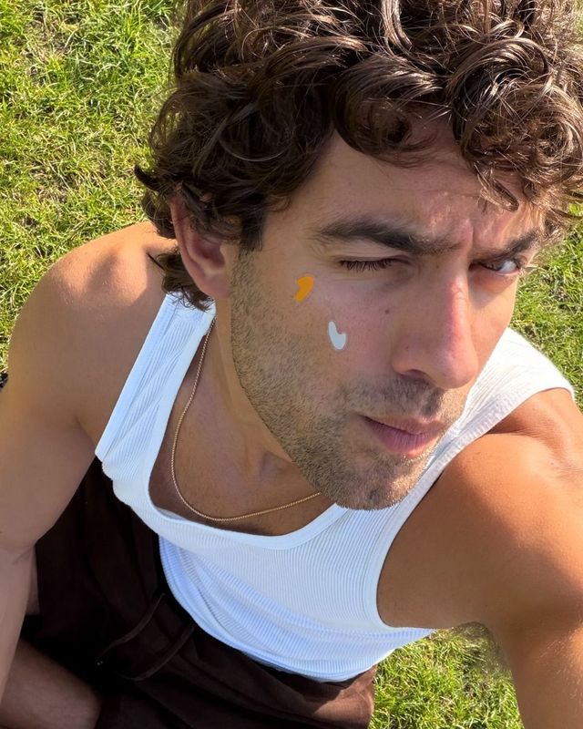 이미지 출처 : 인스타그램 @rhode