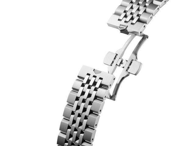 버클 내부에서 최대 8mm까지 미세 조절이 가능한 T-fit 시스템을 통해 사용자 체형에 최적화된 체결감을 제공한다 / 이미지 출처 : 쇼파드