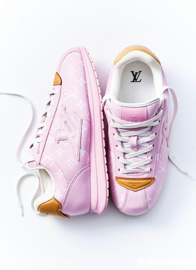 모노그램 디테일의 핑크 LV 버터소프트 스니커즈 가격 미정 루이 비통.
