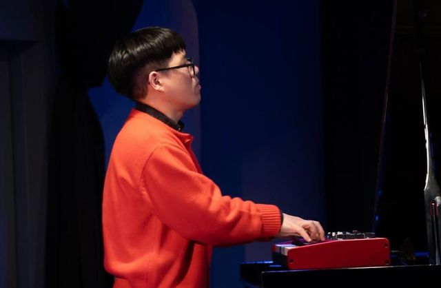 윤석철 재즈 피아니스트의 연주하는 모습이다. / 출처: 윤석철 인스타그램(@scjazzy)