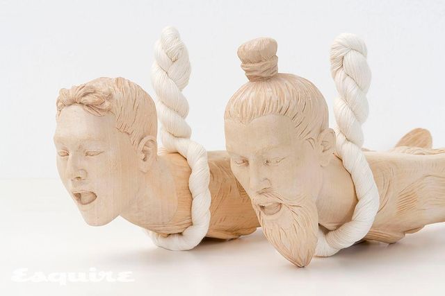 탁영준, '우리의 열림 안에 그들의 두려움', 2026, 린덴 목재, 밀랍, 명주 실타래, 가변 크기, 사진_ 엘마 페스트너.