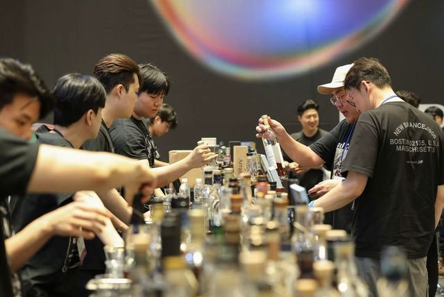 바 문화를 사랑하는 모두가 모인 축제로, 다양한 위스키와 칵테일, 하이볼을 맛볼 수 있다. / 출처: 서울바앤스피릿쇼 공식 인스타그램(@barshow_official)