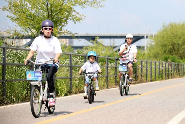 헬맷 착용은 필수다. / 출처: 생활체육포털