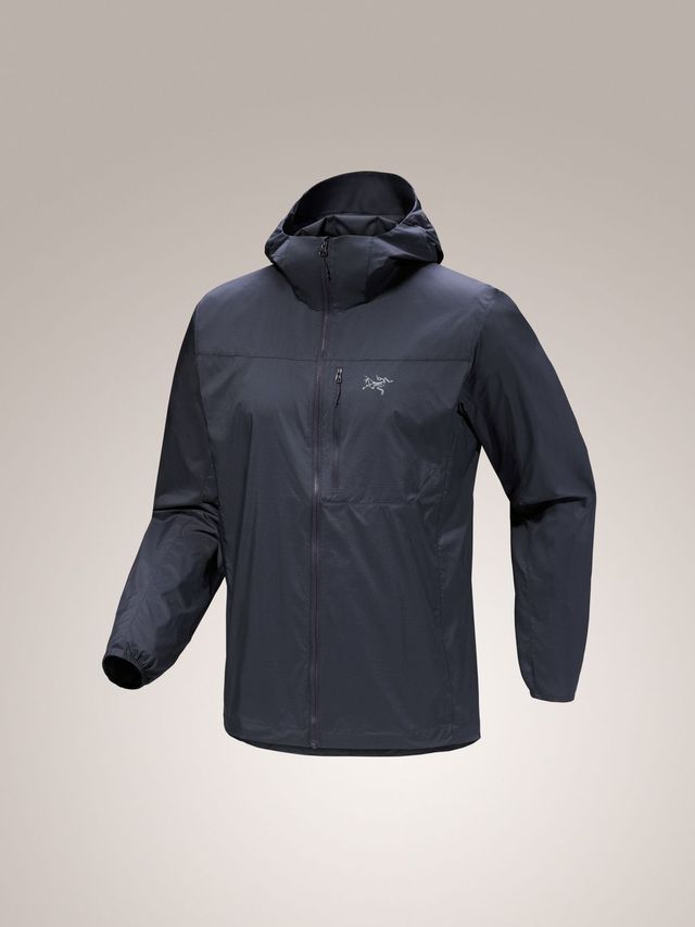 초경량 윈드쉘 카테고리의 대표적인 제품 아크테릭스 스쿼미시 후디 / 이미지 출처: 아크테릭스