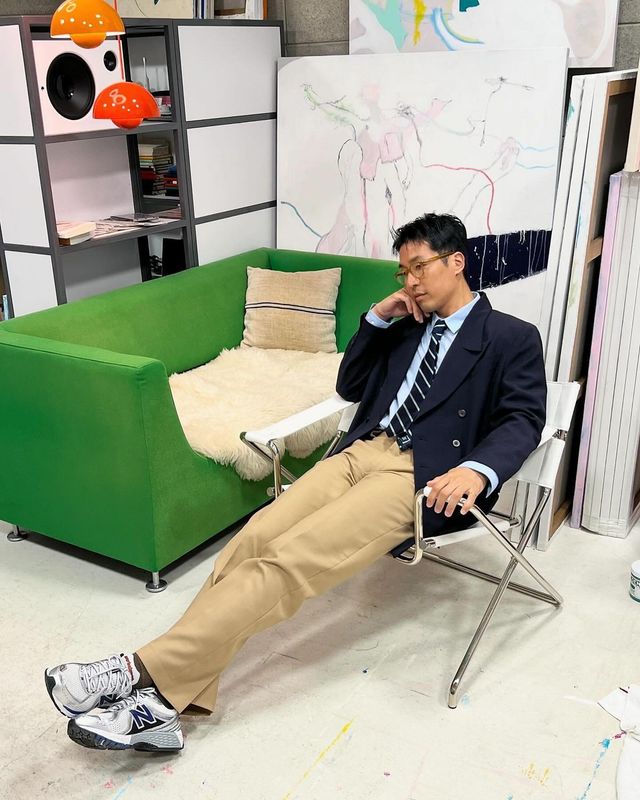 클래식한 기본 아이템이 주는 힘 / 이미지 출처: @iammyq