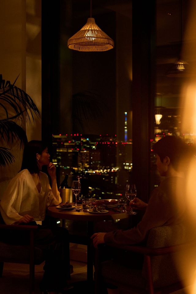 도쿄 도심 전망을 가진 원 호텔 도쿄(1 Hotel Tokyo)의 니니 레스토랑 / 이미지 출처: 원 호텔 도쿄(1 Hotel Tokyo)