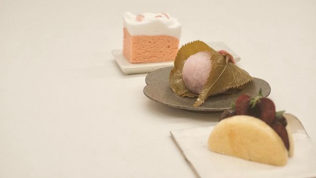 다양한 봄의 맛과 향을 전하는 다과와 티를 페어링하는 코스 메뉴다. / 출처: 이소다과점 네이버지도 업체 등록