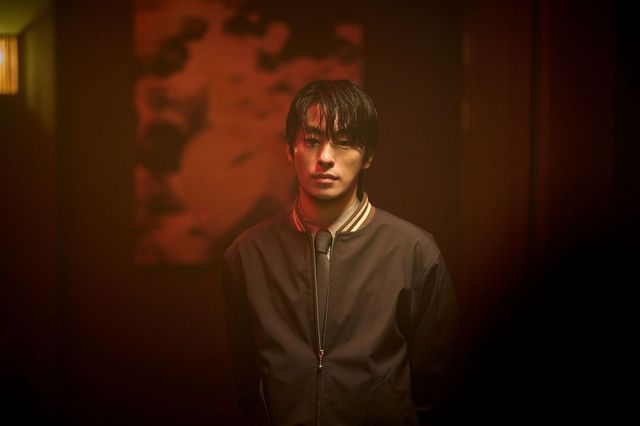 구교환은 이미 전지현, 신현빈과 드라마를 통해 연을 맺은 적 있다. / 출처: 네이버 영화 포토