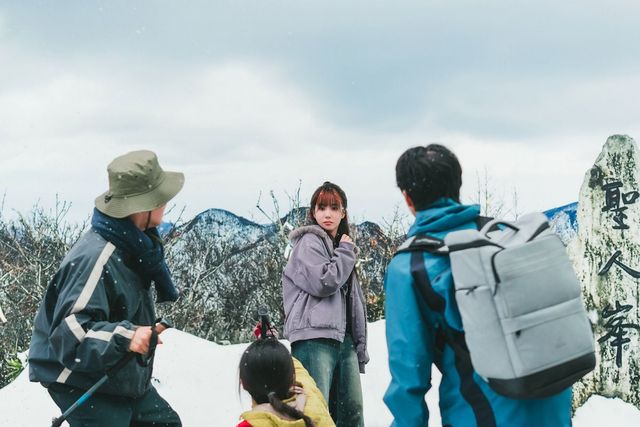 안전벨트를 맬 때부터 끌 날 때까지 일어나기 싫은 웃음을 주고, 끝나면 한 숟갈 정도 따뜻한 감정을 느끼게 해줄 '원더풀스' / 이미지 출처: 넷플릭스