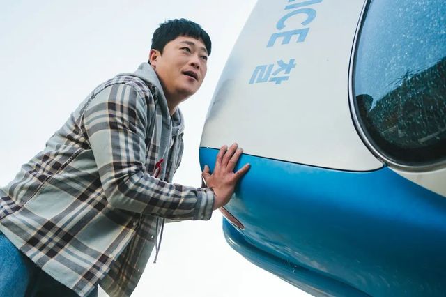 '다만 악에서 구하소서'의 짧은 등장으로도 유 감독의 눈을 사로잡은 배우 임성재 / 이미지 출처: 넷플릭스
