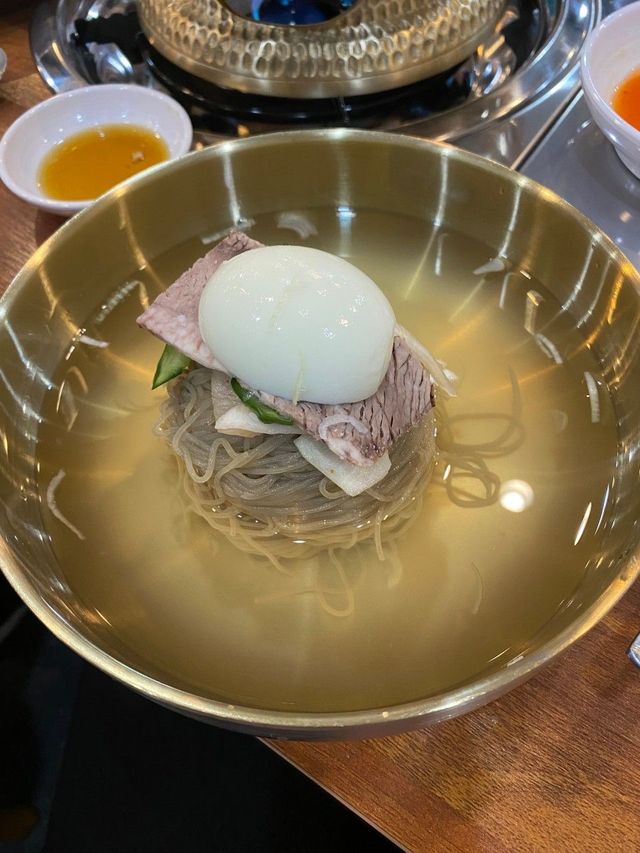우래옥과 평양면옥 사이 절묘한 육향의 밸런스를 잡아 초보자도 부담 없이 즐길 수 있다. / 출처: 네이버지도 업체 등록