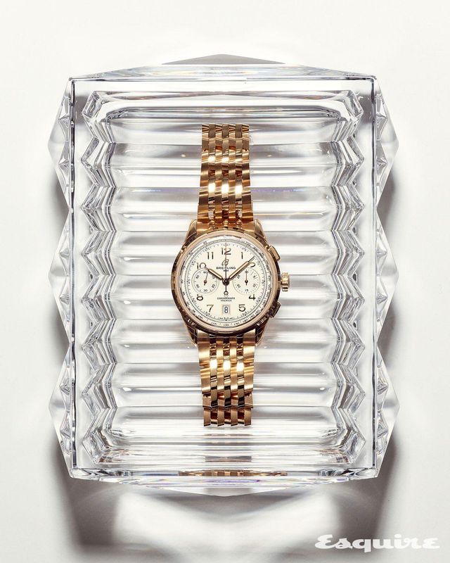 42mm 레드 골드 케이스와 브레이슬릿에 브라이틀링 01 무브먼트를 탑재한 프리미에르 B01 크로노그래프 42 6141만원 브라이틀링.