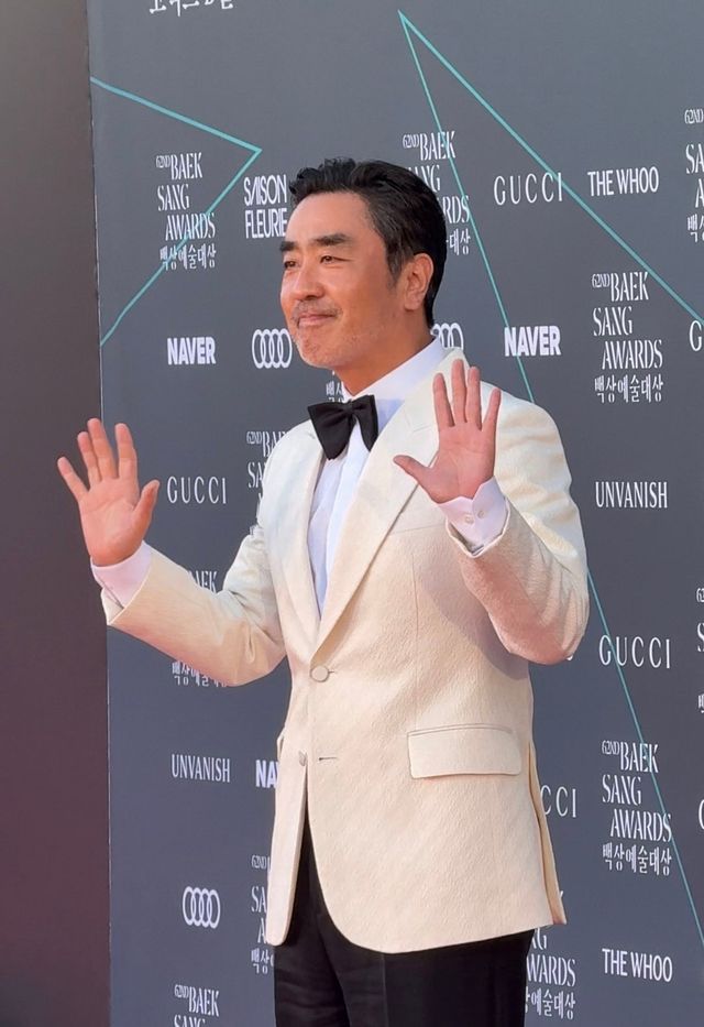 김 부장님의 반전 매력 / 이미지 출처: 에스콰이어
