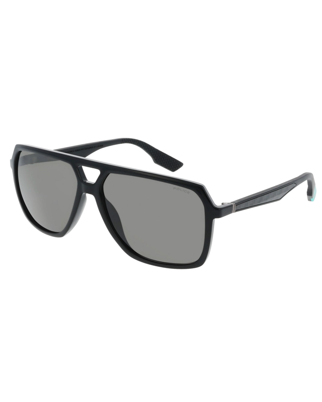모터스포츠의 정수인 초경량 카본 파이버(Carbon Fiber) 소재를 템플에 정교하게 결합 선글라스 / 이미지 출처: 메르세데스