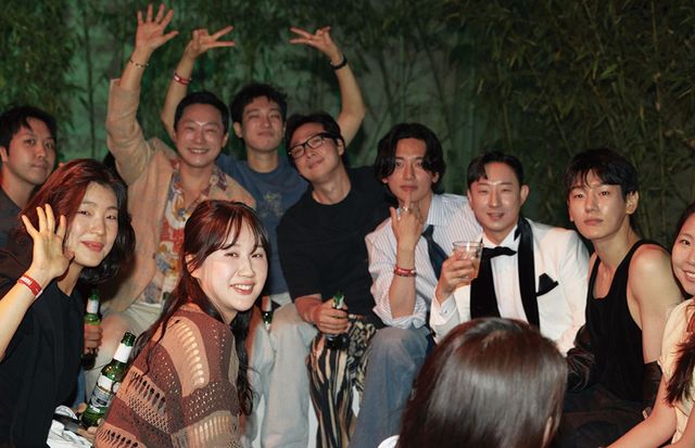 팀 미션 레이스를 즐기는 에스콰이어 클럽 멤버들. 