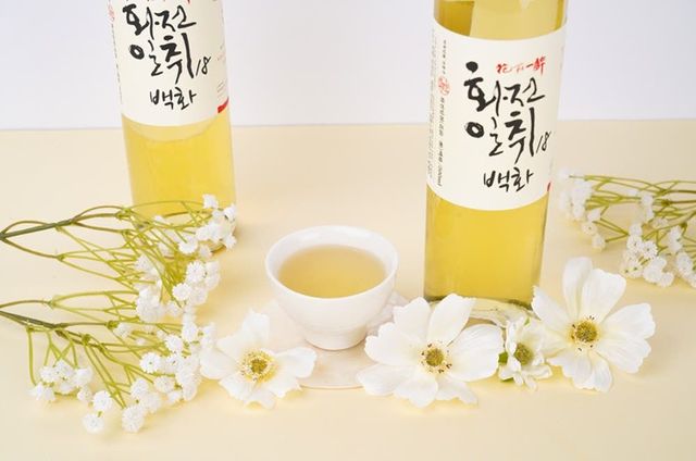 꽃의 부케와 조청 같은 질감을 한 병에 담은 화전일취 백화 18 / 이미지 출처: 화전일취 공식 인스타그램
