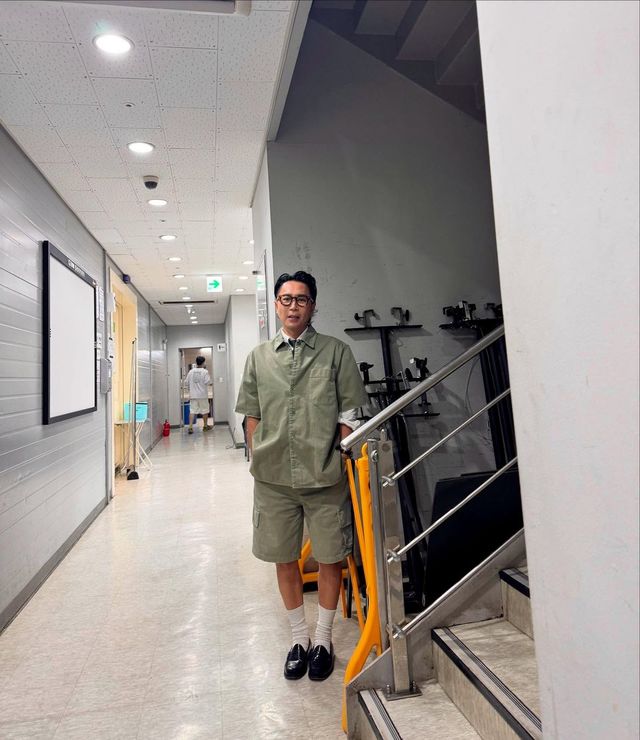 차분한 컬러로 포인트를 주는 스타일링 / 이미지 출처: 인스타그램 @jaehyungjung17 