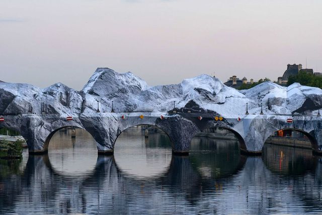라 까베른 뒤 퐁뇌프는 6월 한 달 동안 볼 수 있다. / 출처: Éléa-Jeanne Schmitter / ©Atelier JR