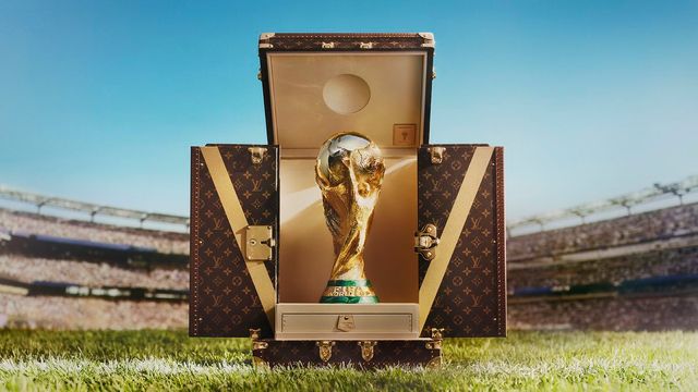 FIFA 월드컵 2026의 공식 라이선스 파트너이자 공급사인 루이 비통이 제작한 트로피 트렁크 / 이미지 출처 : 루이 비통