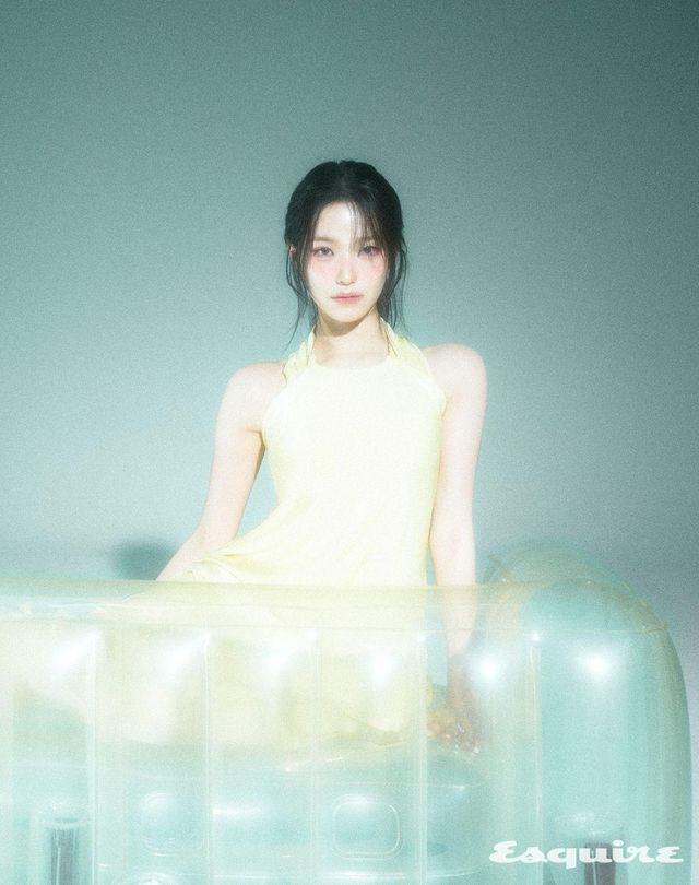 드레스 셀프 포트레이트.