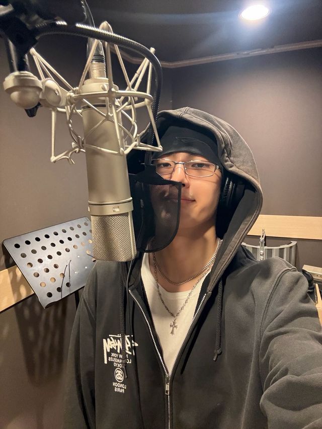 크롬하츠 목걸이를 애용하는 82메이저 윤예찬 / 이미지 출처: X @82Message
