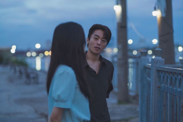 섬세한 감정 연기로 완성한 <만약에 우리> 구교환 / 이미지 출처: 네이버 영화