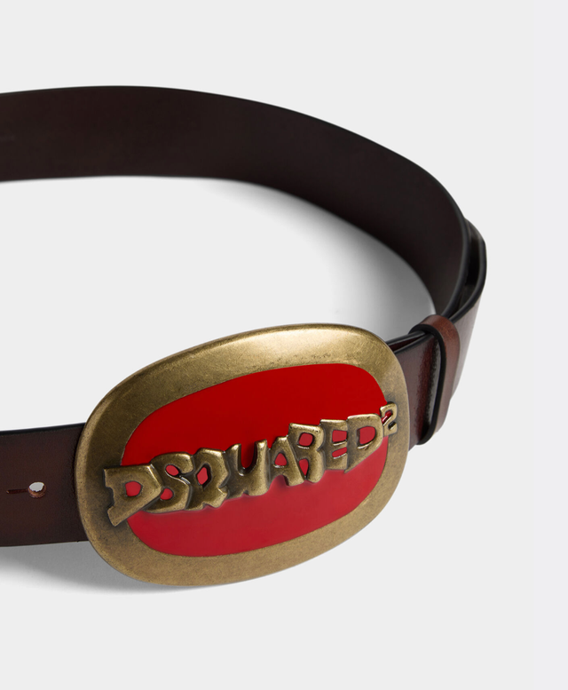 제니가 2026 폴란드 오프너 페스티벌에서 착용한 디스퀘어드2(Dsquared2)의 플래크 벨트(Plaque Belt) / 이미지 출처: 디스퀘어드2 홈페이지
